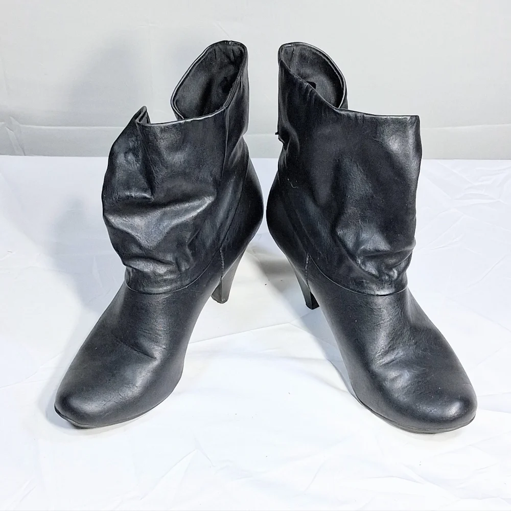 a.n.a. Size 9 Faux Leather 3